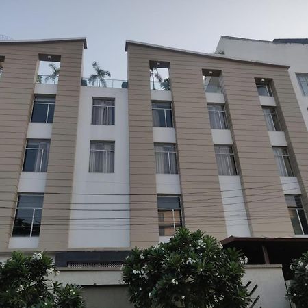 Hotel Casaya Inn Chinhat Kültér fotó