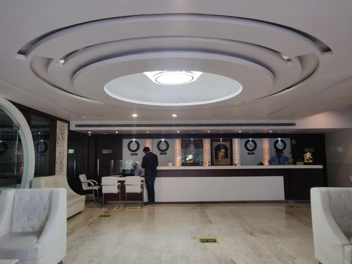 Hotel Casaya Inn Chinhat Kültér fotó