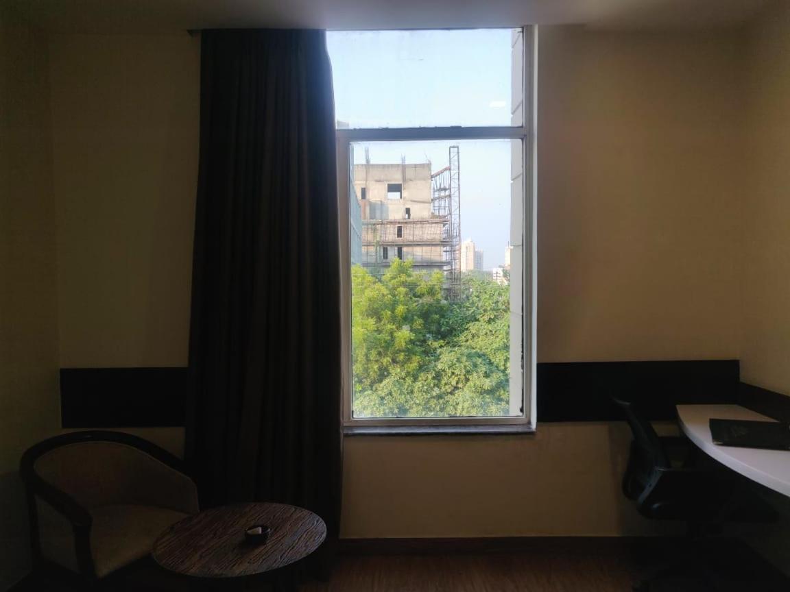 Hotel Casaya Inn Chinhat Kültér fotó