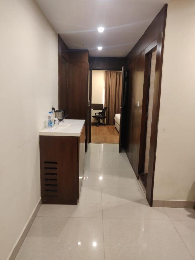 Hotel Casaya Inn Chinhat Kültér fotó