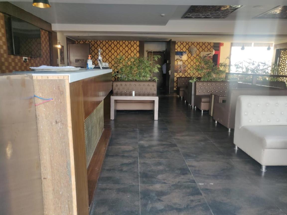 Hotel Casaya Inn Chinhat Kültér fotó