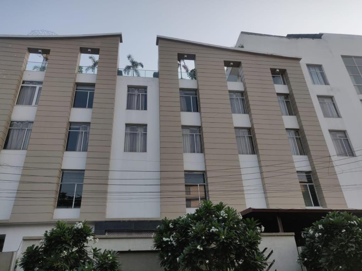 Hotel Casaya Inn Chinhat Kültér fotó