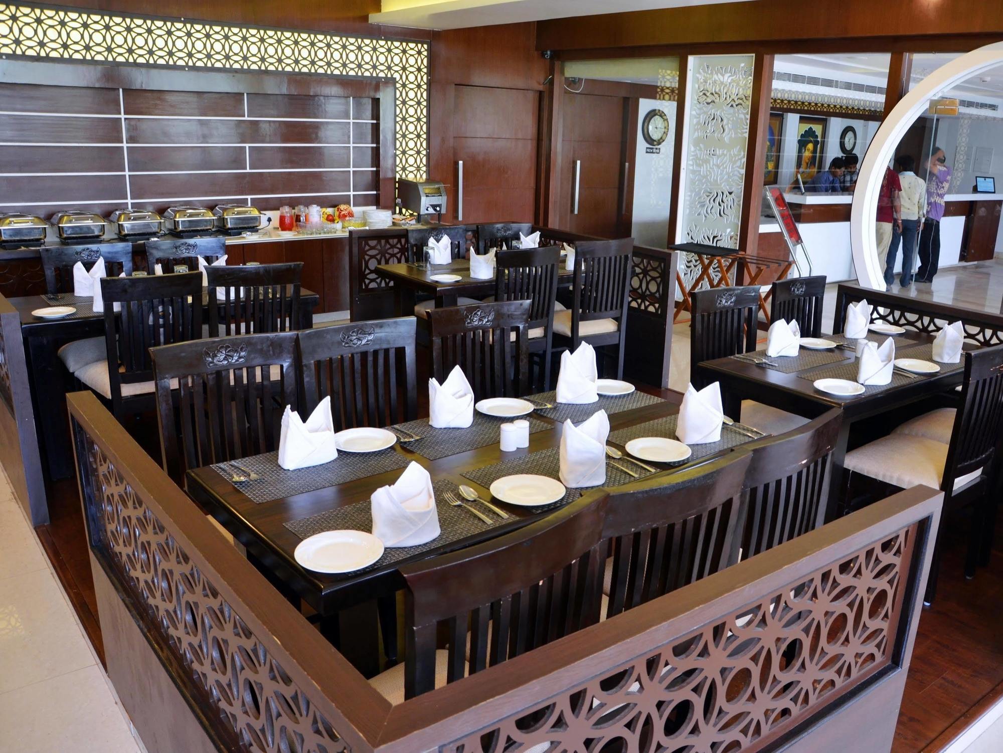 Hotel Casaya Inn Chinhat Kültér fotó