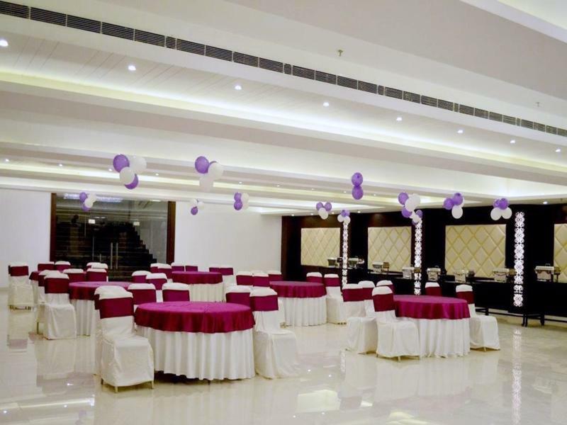 Hotel Casaya Inn Chinhat Kültér fotó