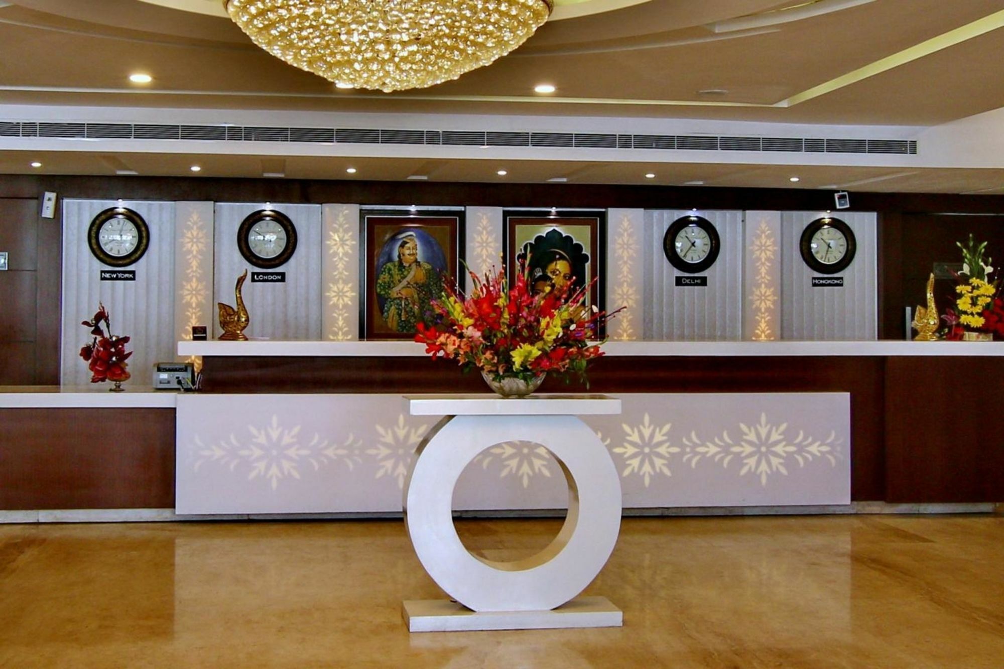 Hotel Casaya Inn Chinhat Kültér fotó