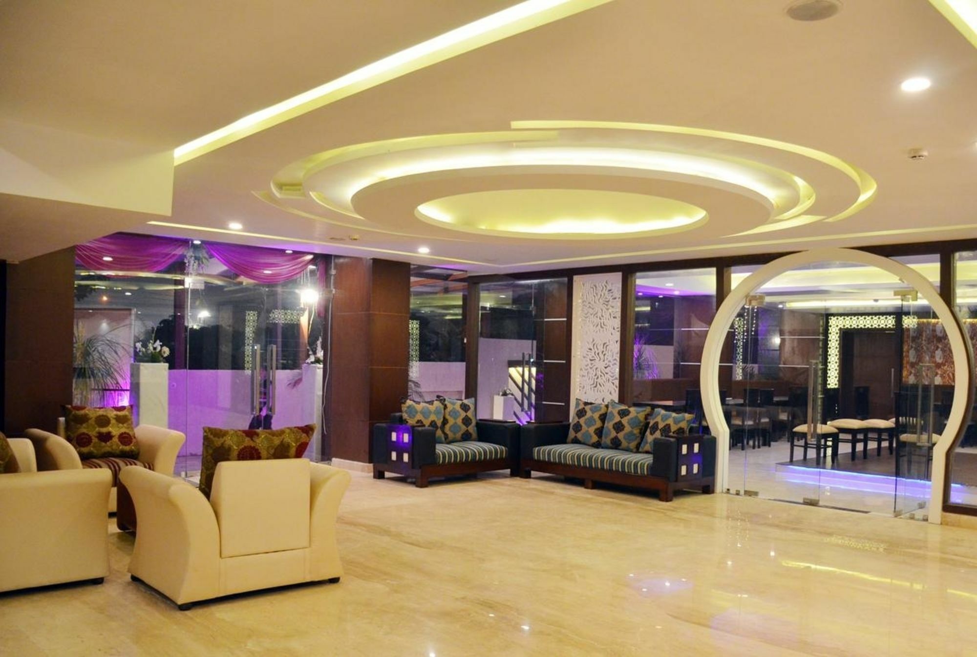 Hotel Casaya Inn Chinhat Kültér fotó